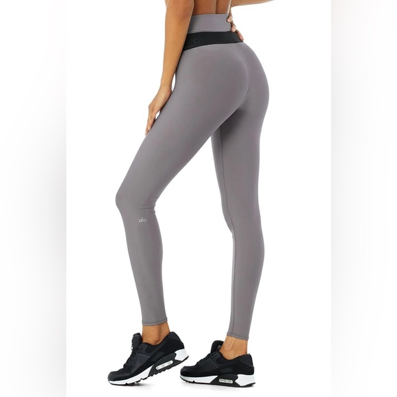 Alo Yoga purple dusk set 💜 Repose bra size S + airlift fitness legging size XS - Picture 6 of 7